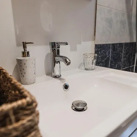 Superb Apt Porte De Clichy Appartamento *