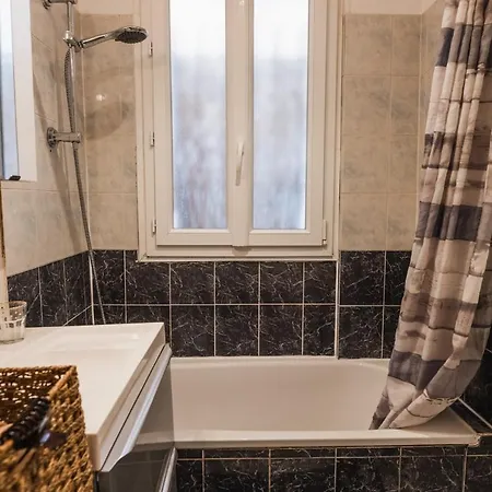 Appartamento Superb Apt Porte De Clichy Parigi